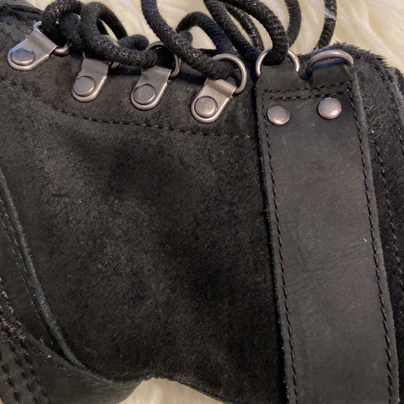 SOREL Boots size 8 color black  and some tan excellent condition see all photos - Picture 9 of 12